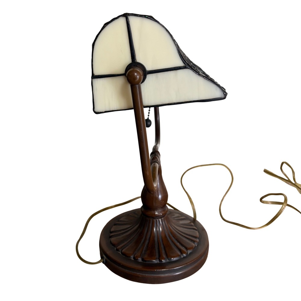 Vintage Tiffany Style Stained Glass Bankers Desk Lamp Floral Butterfly Victorian - Picture 4 of 16